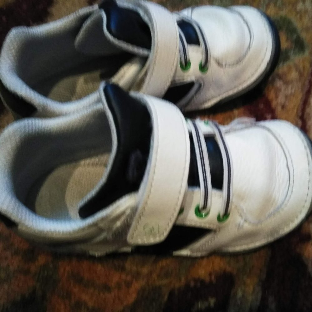 Stride Rite Wes Sneaker XW